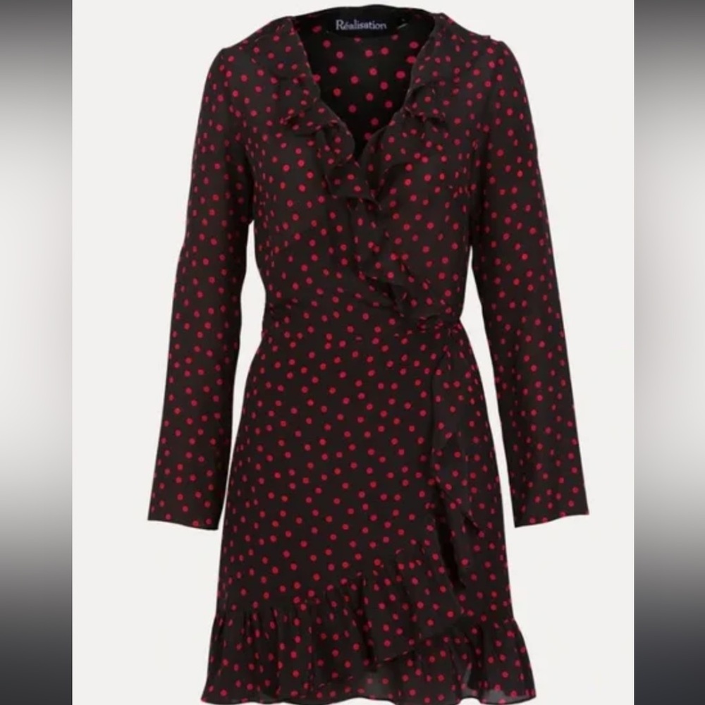 Réalisation par Alexandra wrap polka dot dress